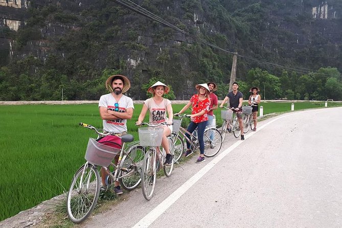 Hanoi Epic tour 4D3N Hanoi - Ninh Binh - Halong Bay - Mua Cave and the Tam Coc panorama: worth the stairs, plan the pace