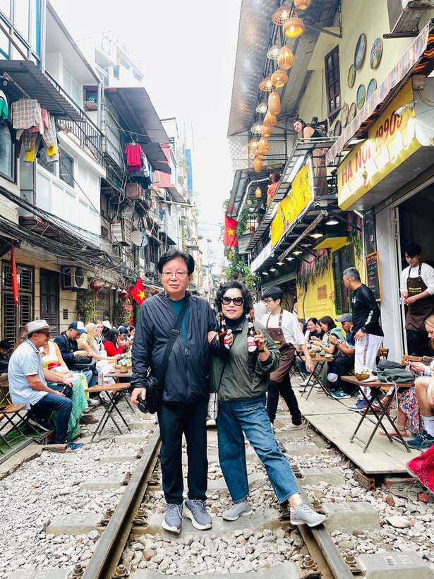 Hanoi Exclusive Craft Beer Bus: Cultural Sightseeing Tour - A Four-Hour Beer Bus Through Hanoi’s Must-See Stops