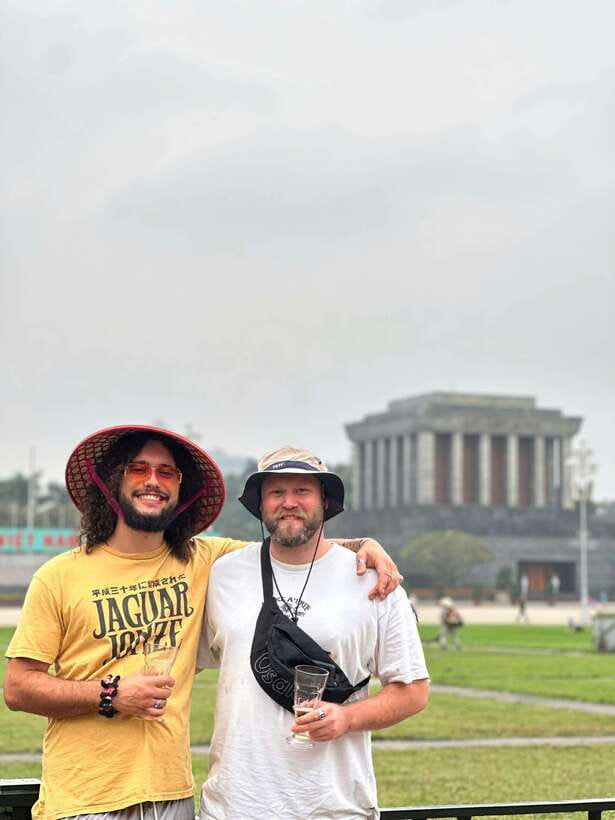 Hanoi Exclusive Craft Beer Bus: Cultural Sightseeing Tour - Meeting at BÁNH MÌ TÂM HA NOI (8 Hang Da Street): Start Strong