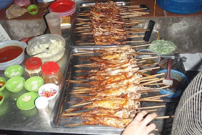 Hanoi Food on Foot: Walking Tour of Hanoi Old Quarter - Walking comfort, pace, and group size limits
