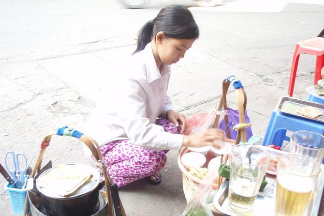 Hanoi Food on Foot: Walking Tour of Hanoi Old Quarter - Meeting point at 31 Lo Su: starting fast, then slowing into the bites