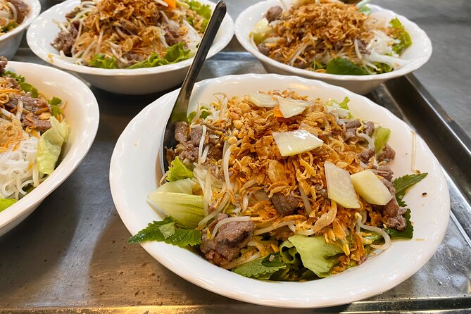 Hanoi food tour-Local street food tour (food&guide included) - Practical street skills: shoes, water, and how not to get flustered