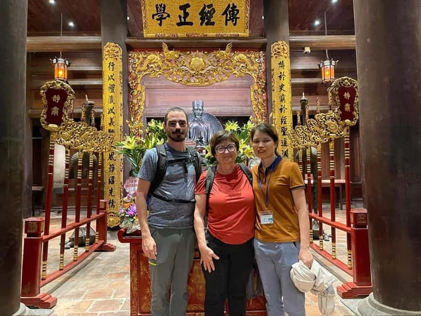 Hanoi Full-Day City Group Tour with Lunch and Guide - A real lunch stop: 8 dishes that keep you fueled