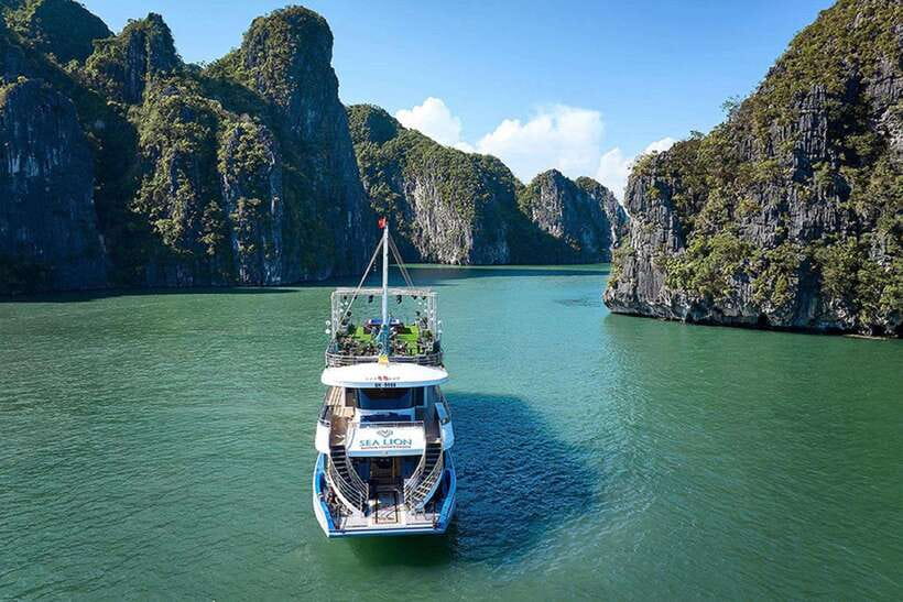 Hanoi: Full-Day Halong Bay 5-star Cruise with Kayak & Buffet - Getting back to Hanoi: landing in the Old Quarter by 9 PM