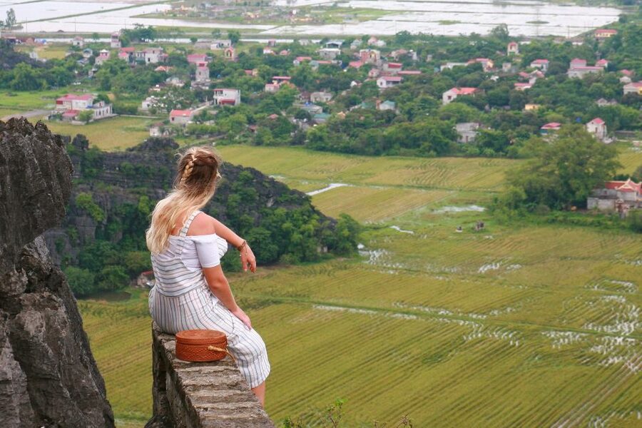 Hanoi: Full-Day Mua Cave, Hoa Lu and Tam Coc Tour - Hoa Lu Temple: the 10th-century start you’ll remember