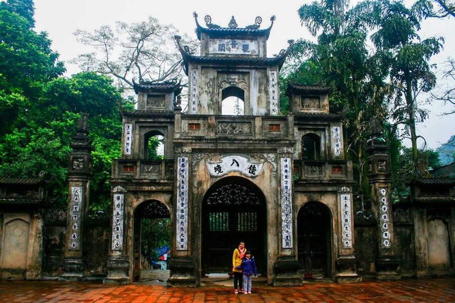 Hanoi: Full-Day Pilgrimage to Perfume Pagoda - Cable Car Up to Huong Tich Cave: The Easy Way to the Hard Part