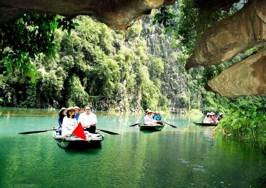 Hanoi: Full Day Tour of Hoa Lu, Tam Coc, and the Mua Cave - Who should book this tour (and who should reconsider)