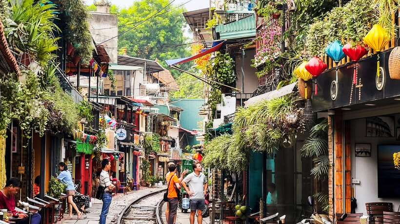 Hanoi: Guided Food Tour with Train Street Visit - Pho, but not as you expected: the dry mixed version hits differently