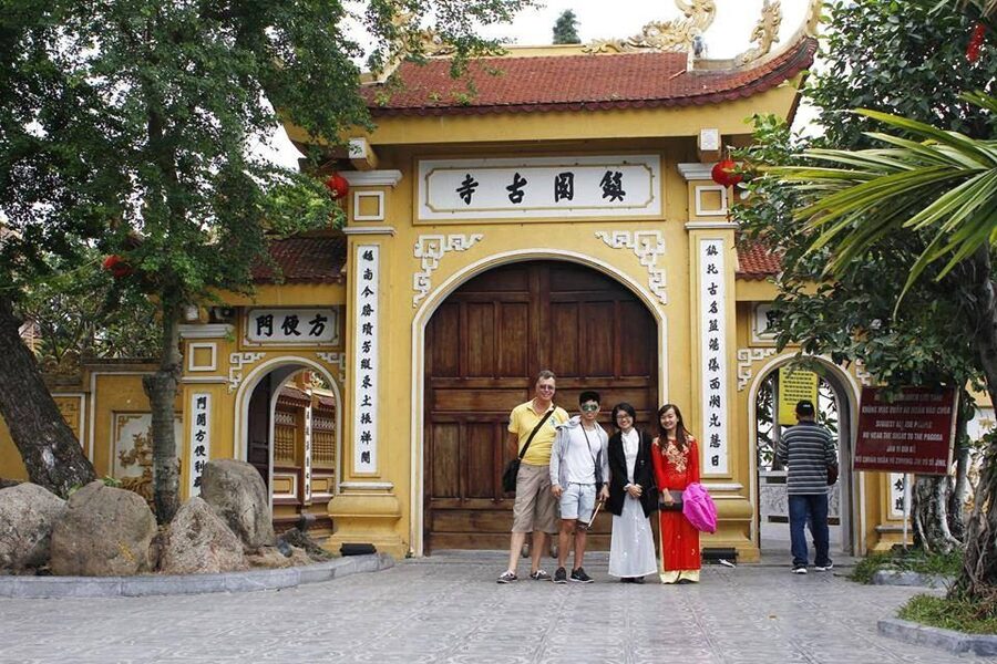 Hanoi: Guided Half-Day City Highlights Tour with Transfers - One Pillar Pagoda: a tiny landmark with big symbolism