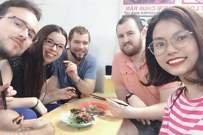 Hanoi Guided Street Food Tour Small Group - The Old Quarter walk: How guides help you actually eat like locals
