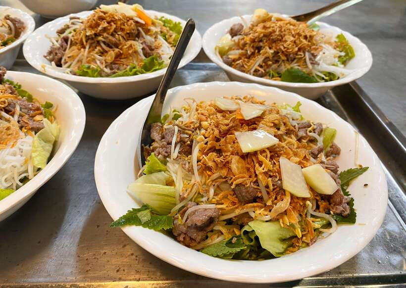 Hanoi: Guided Street Food Tour with Train Street Experience - Key highlights you should care about