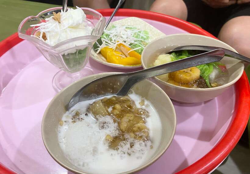 Hanoi: Guided Street Food Tour with Train Street Experience - Train Street Timing and the Inch-From-Your-Drink Moment