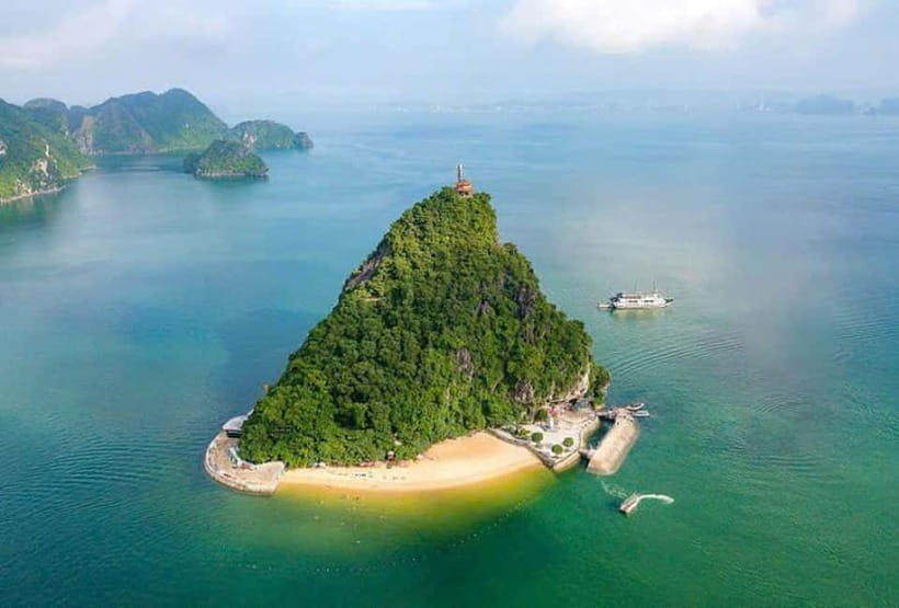 Hanoi-Ha Long 1D: Caves, Islands, Kayak, Lunch & Small Boat - Luon Cave: Kayak or Bamboo Boat Through the Water Cave Zone