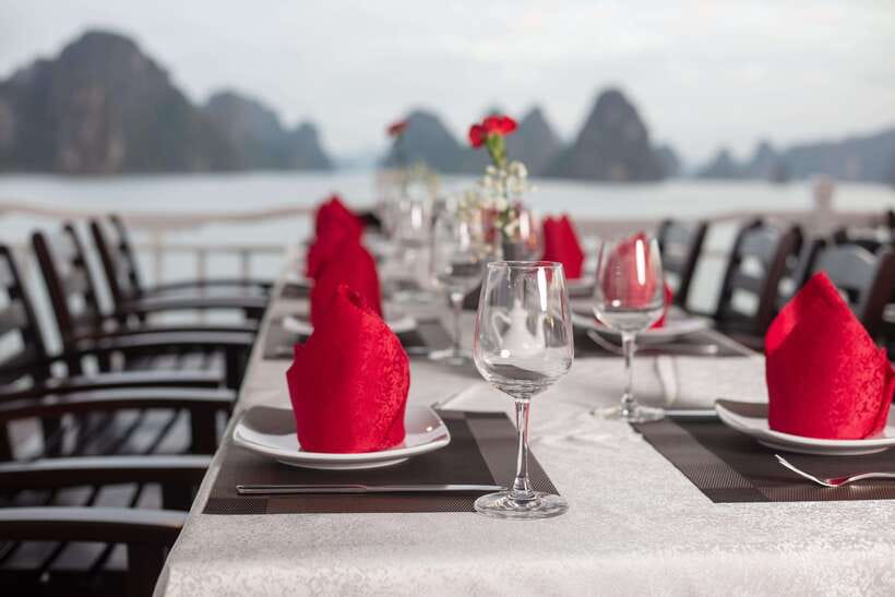 Hanoi: Ha Long Bay 2-Day 1-Night Tour by 4-star Luxury Junk - Who should book this Halong Ruby Cruise (and who might not)