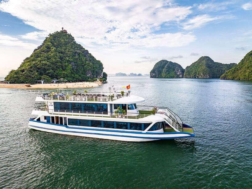 Hanoi: Ha Long Bay Day Trip - Luxury Cruise & Buffet Lunch - The guides: why the day feels smooth