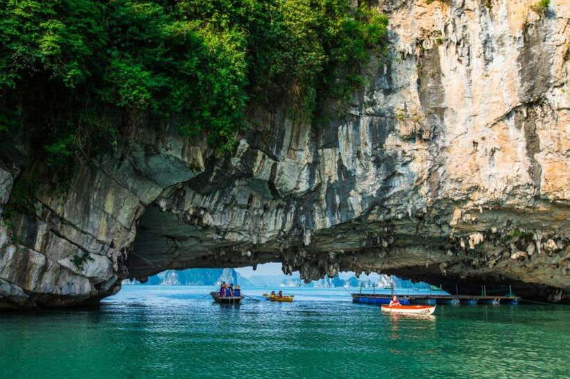 Hanoi/Ha Long: Ha Long Bay Luxury Day Cruise by Catamaran - Lunch Onboard: Fresh Vietnamese Food Without the Stop-and-Search