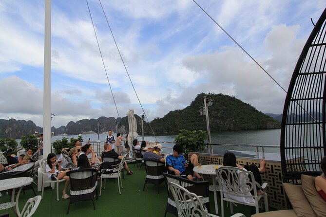 Hanoi - Ha Long Luxury Day Cruise with Kayak & Cave Adventure - Lunch and Drinks: Seafood Plus a Few Money-Smart Tips