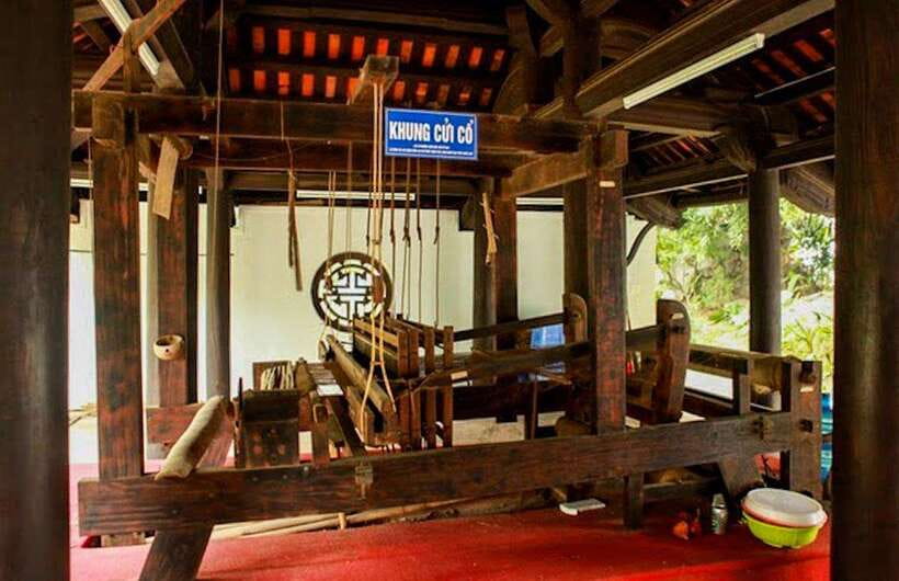 Hanoi: Half-day Silk Weaving Journey In Van Phuc Tour - Watching silk step-by-step: spinning, gluing, weaving, finishing