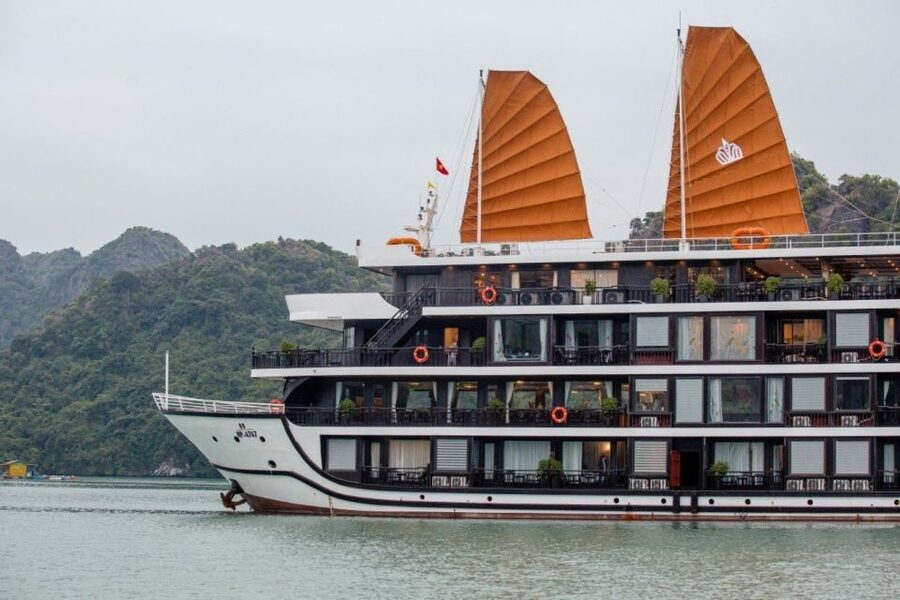 Hanoi: Halong Bay 2-Day 5-Star Balcony Cruise & Bathtub - Price and value: is $162 really a deal once you add the extras?