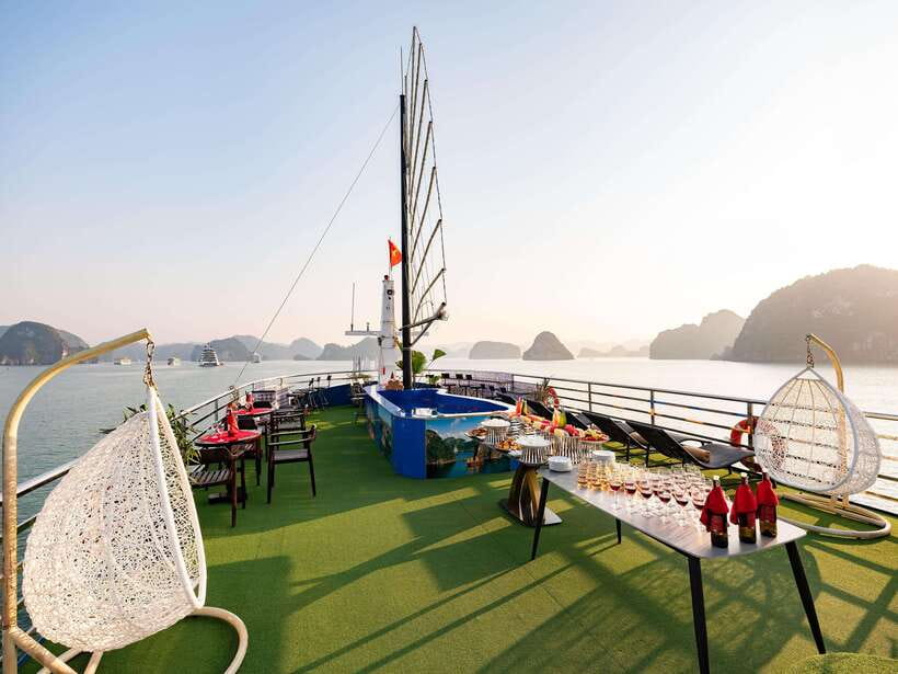Hanoi: Halong Bay Cruise, Amazing Cave, Titov Island & Kayak - Sung Sot Cave: the “surprise” stop where timing matters