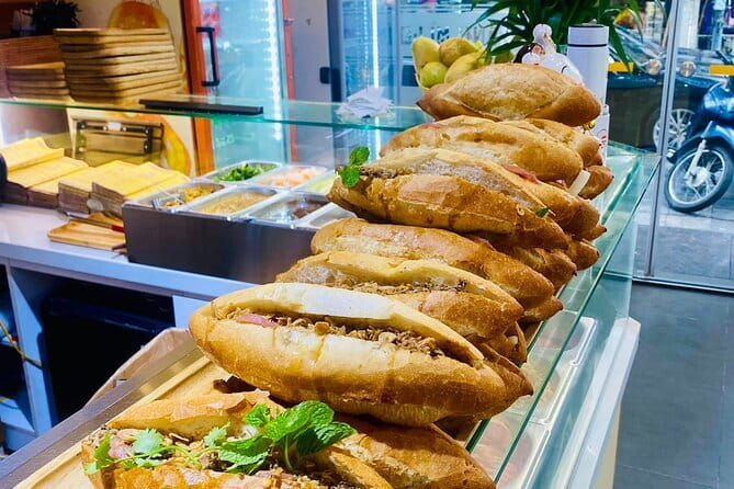 Hanoi Hidden Bites Premium Food Adventure - Who this tour is best for