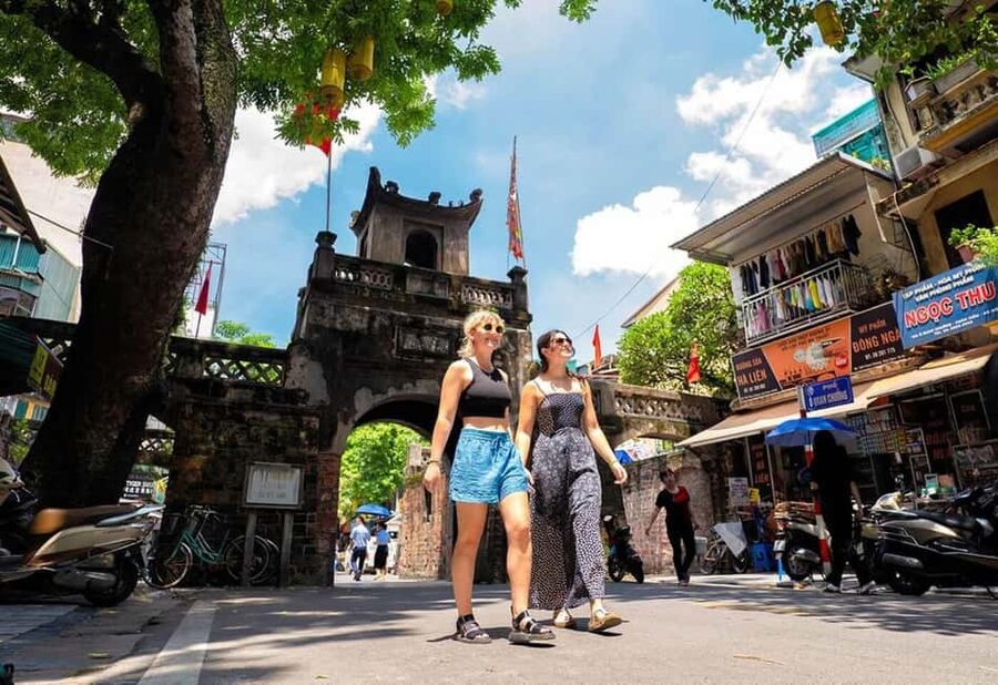 Hanoi Hidden Site: Immersive Spiritual & Cultural Experience - Hidden alley pagodas: small sanctuaries with big meaning