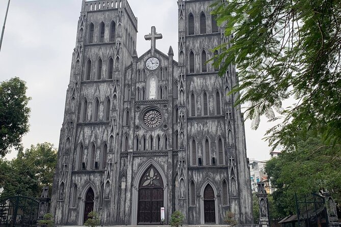 Hanoi Highlights and Hidden Gems Walking Tour - Hương Phựng: a preserved French Indochina building in the Old Quarter