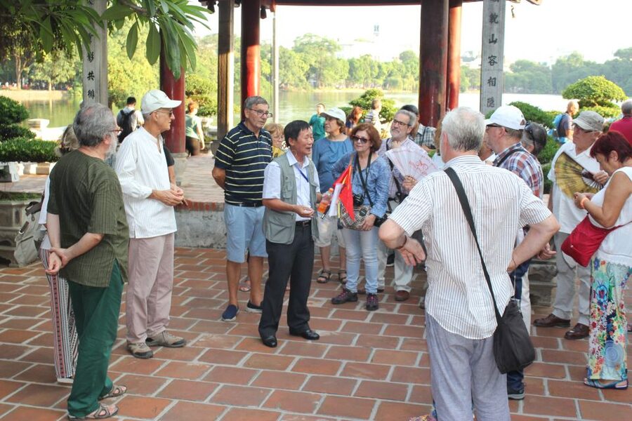 Hanoi Highlights: Full-Day Small Group City Tour with Lunch - Lacquer Painting Gallery: Craft Work That Shows Northern Style
