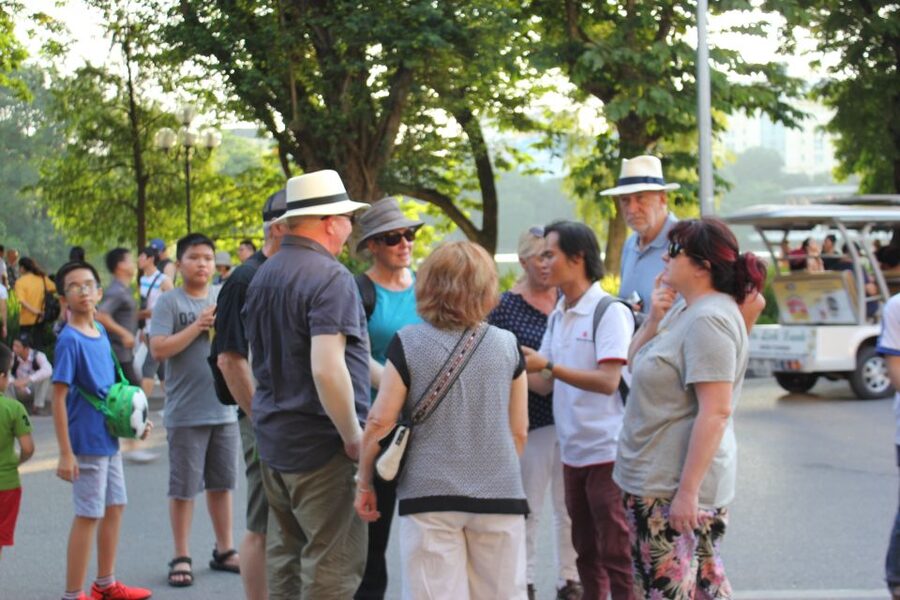 Hanoi Highlights: Full-Day Small Group City Tour with Lunch - One-Pillar Pagoda: A Small Structure With Big Historical Weight