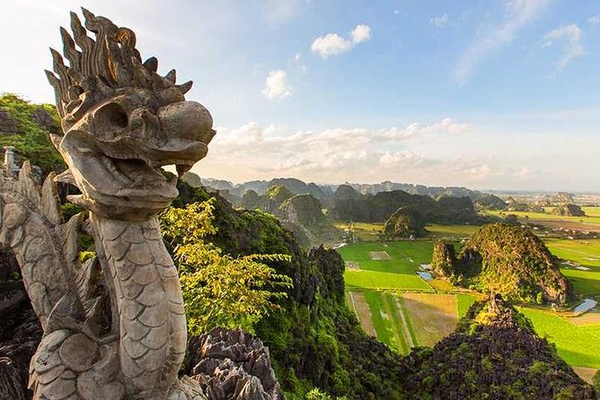 Hanoi - Hoa Lu - Tam Coc - Mua Cave - 1 Day / By Luxury Limousine & Small Group - Guides matter: clear explanations and a steady hand