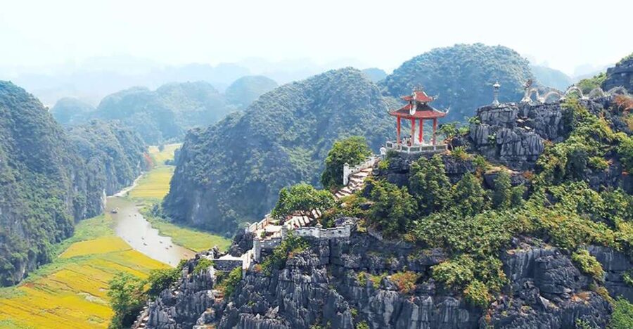 Hanoi: Hoa Lu, Trang An Caves & Mua Cave Day Trip and Lunch - Hoa Lu Ancient Capital: Dinh King and Le King Temples