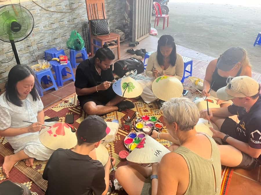 Hanoi: Incense Village, Conical Hat, & Dough Figurines Tour - Lacquer art and To He figurines (full-day option)
