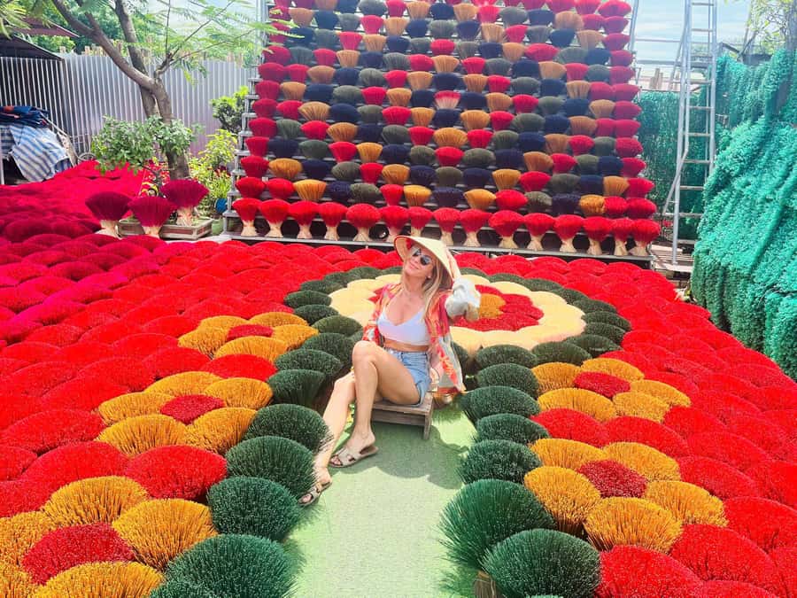 Hanoi: Incense Village, Conical Hat, & Dough Figurines Tour - Quang Phu Cau incense village: where the colors come from