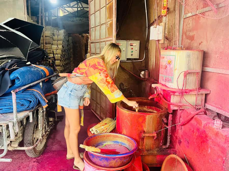 Hanoi: Incense Village, Conical Hat, & Embroidery Tour - Quang Phu Cau Incense Village: Where Color, Smoke, and Family Work Collide