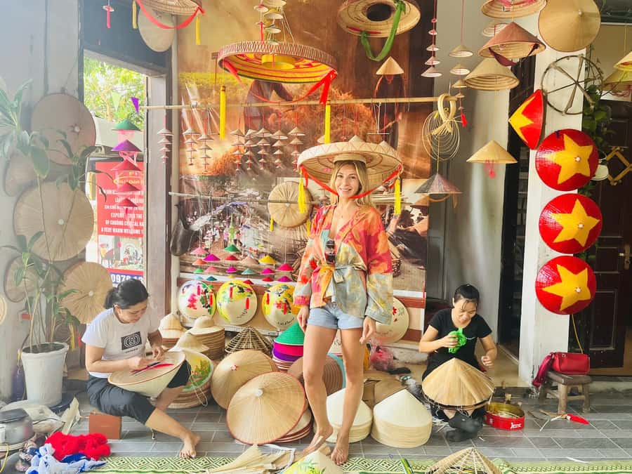 Hanoi: Incense Village, Conical Hat, & Embroidery Tour - Train Street Coffee Stop: Easy Bonus, But Plan Your Return