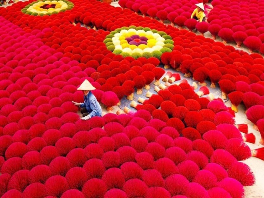 Hanoi: Incense Village, Conical Hat, & Street Food Tour - The Role of the Guide (Anna Matters)