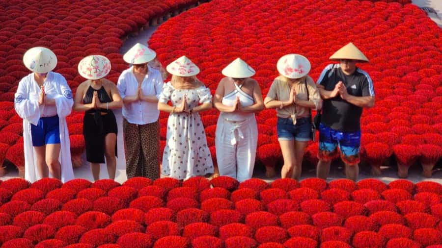 Hanoi: Incense Village, Hat, & Lacquer Artisanal Tour - A fast ticket out of Hanoi: incense, hats, lacquer, and optional Train Street