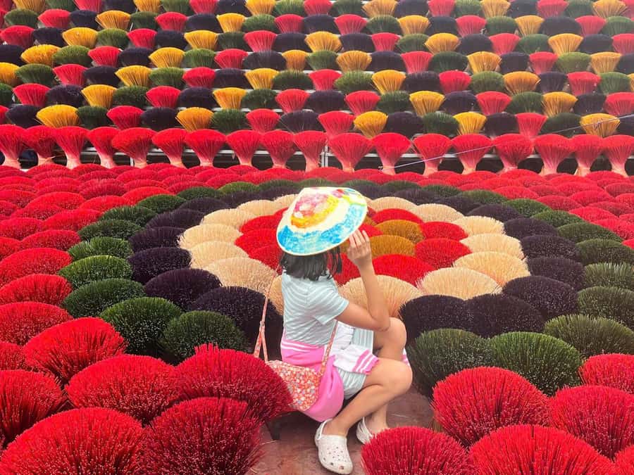 Hanoi: Incense Village, Hat, & Lacquer Artisanal Tour - Photography without the chaos: where the best shots happen