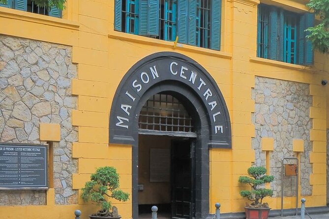 Hanoi Insight City Private Tour - West Lake and Ngu Xa village: the lunch-and-flavors break you need