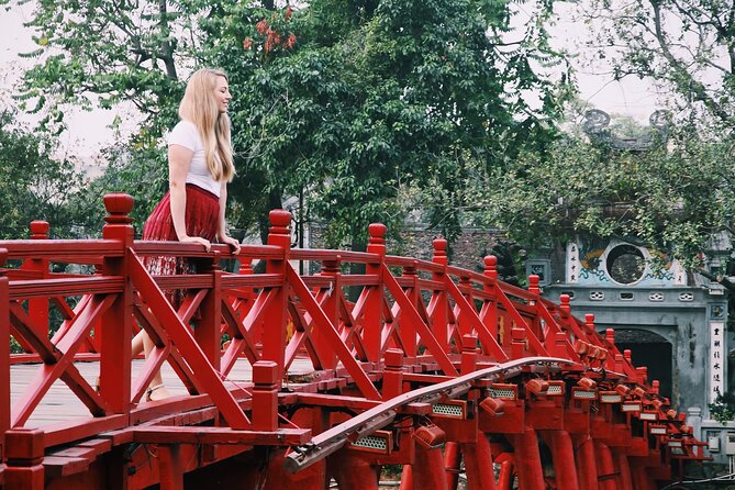 ️ Hanoi Instagram Tour: Most Famous Spots (Private & All-Inclusive) - Long Biên Bridge and Cầu Thê Húc: Hanoi’s Most Photographed Water Views
