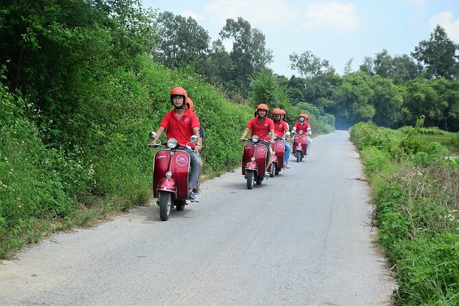 Hanoi Jeep Food Tour Led By Women - Stop 3: Ho Chi Minh Mausoleum Evening Ceremonies Pause