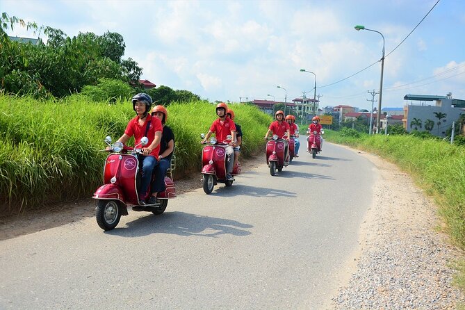 Hanoi Jeep Food Tour Led By Women - Stop 1 in Old Quarter: Flea Market Energy and Local Alley Life