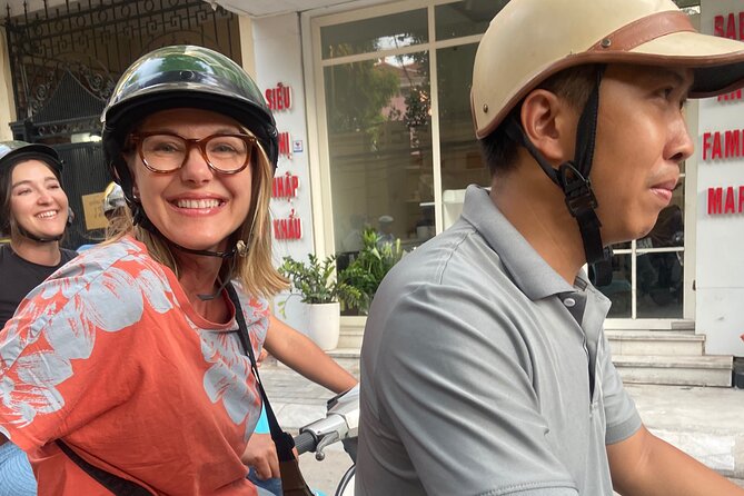 Hanoi Jeep Tour: City Highlights, Train St & Hidden Gems - Hữu Tiep Lake and the downed B-52 wreckage: history that lands hard