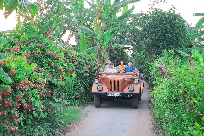 Hanoi Jeep Tour: Red River Countryside+ Backstreet+ Train-street - Stop 1: Red River countryside, island time, and meeting locals up close