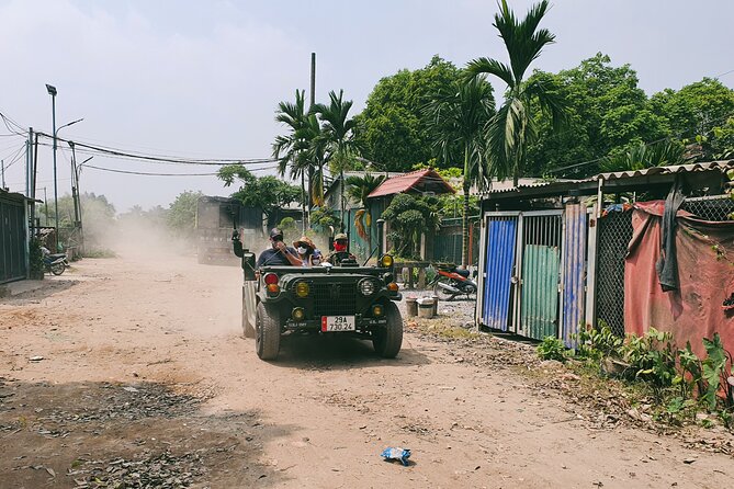 Hanoi Jeep Tour: Red River Countryside Culture & Daily Life - Guides, group size, and what “safe” looks like on rural roads