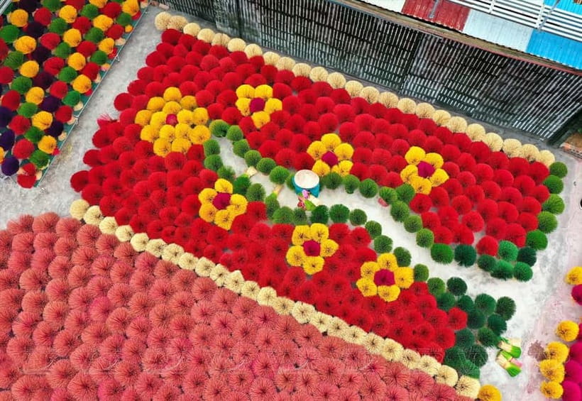Hanoi: Jewelry Craft Village or Incense Village, Hat Village - Quang Phu Cau incense village: from family dyeing to factory production