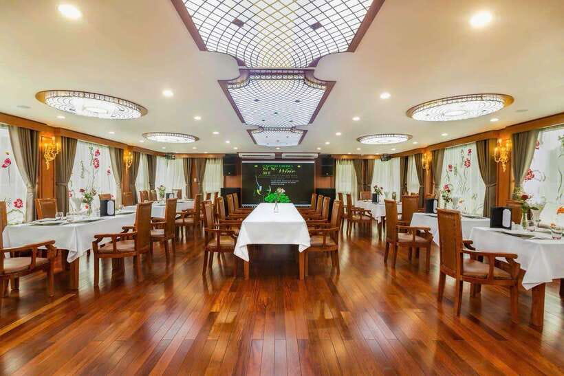 Hanoi: Lan Ha Bay & Cat Ba Island 1 or 2-Day Cruise - From Hanoi to Tuan Chau: what the start day feels like