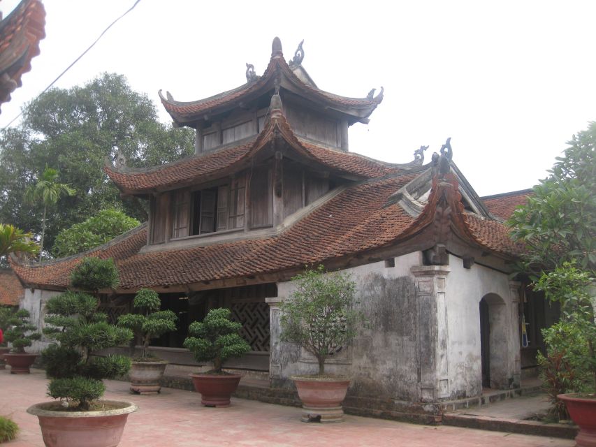 Hanoi Local Tours: Villages/Art Excursion - But Tháp pagoda: the compact temple route with 50+ statues and Guanyin