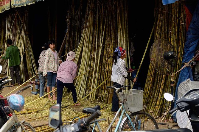 Hanoi Long Bien Sunrise Photo Tour - The Old Quarter return: daily-life frames while Hanoi wakes up