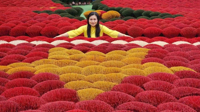 Hanoi: Long Dress Village or Incense Village, Hat Village - Chuong conical hat village: paint a souvenir with real history